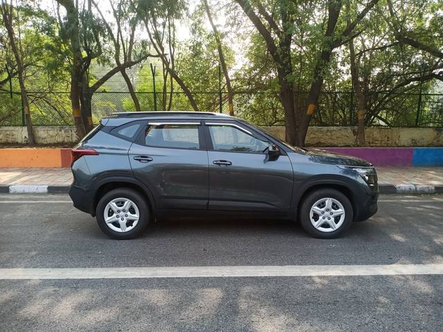 https://images10.gaadi.com/usedcar_image/3697678/original/img2926130__used_car_2926130_1701429946.jpg?imwidth=6401
