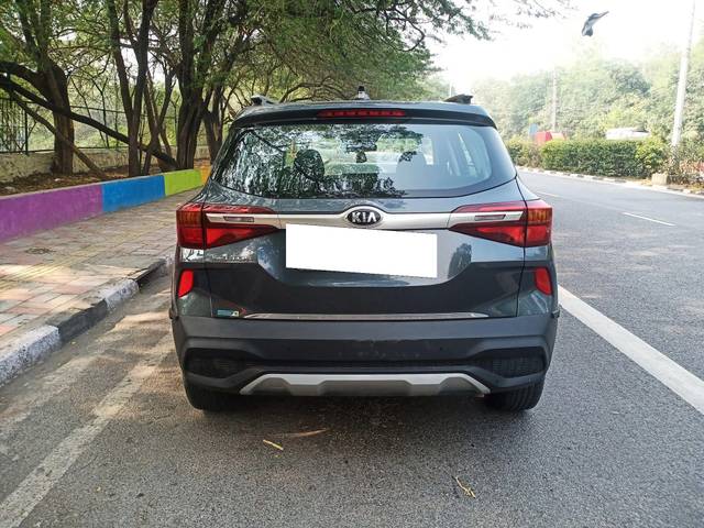 https://images10.gaadi.com/usedcar_image/3697678/original/processed_img2926130__used_car_2926130_1701429961.jpg?imwidth=6402