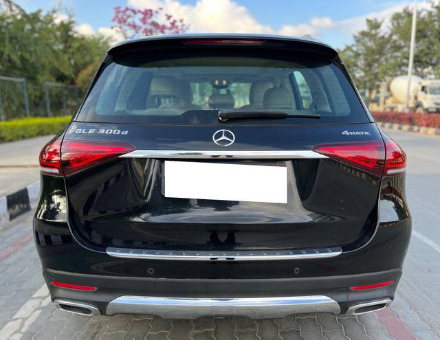 https://images10.gaadi.com/usedcar_image/3697688/original/processed_img2926137__used_car_2926137_1701430182.jpg?imwidth=6401