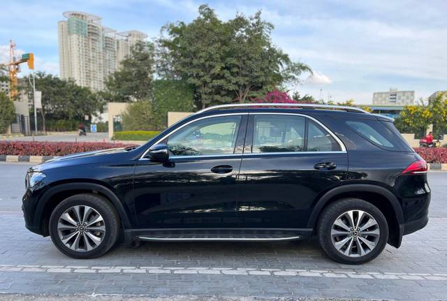 https://images10.gaadi.com/usedcar_image/3697688/original/processed_img2926137__used_car_2926137_1701430257.jpg?imwidth=6402
