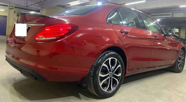 https://images10.gaadi.com/usedcar_image/3697724/original/processed_img2926166__used_car_2926166_1701433620.jpg?imwidth=6402