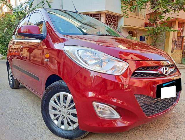 https://images10.gaadi.com/usedcar_image/3697727/original/processed_img2926169__used_car_2926169_1701432943.jpg?imwidth=6400