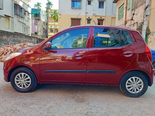 https://images10.gaadi.com/usedcar_image/3697727/original/processed_img2926169__used_car_2926169_1701432996.jpg?imwidth=6401