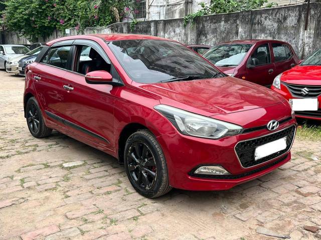 https://images10.gaadi.com/usedcar_image/3697742/original/processed_img2926181__used_car_2926181_1701431113.jpg?imwidth=6400