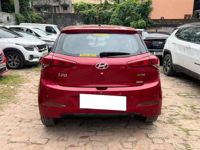 https://images10.gaadi.com/usedcar_image/3697742/original/processed_img2926181__used_car_2926181_1701431117.jpg?imwidth=6401