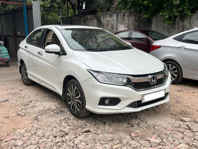 https://images10.gaadi.com/usedcar_image/3697743/original/processed_img2926182__used_car_2926182_1701431161.jpg?imwidth=6400