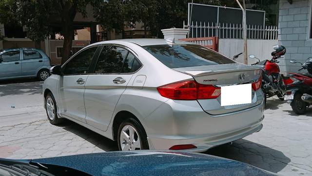 https://images10.gaadi.com/usedcar_image/3697744/original/processed_img2926183__usedcar_16_2926183_1701431328.jpeg?imwidth=6402