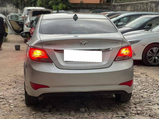 https://images10.gaadi.com/usedcar_image/3697745/original/processed_img2926184__used_car_2926184_1701431209.jpg?imwidth=6401