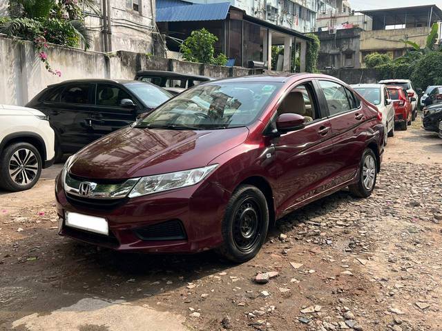 https://images10.gaadi.com/usedcar_image/3697753/original/img2926191__used_car_2926191_1701431355.jpg?imwidth=6400