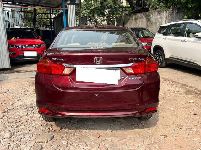 https://images10.gaadi.com/usedcar_image/3697753/original/processed_img2926191__used_car_2926191_1701431359.jpg?imwidth=6401