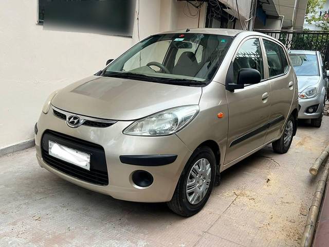 https://images10.gaadi.com/usedcar_image/3697756/original/processed_img2926193__used_car_2926193_1701431442.jpg?imwidth=6402