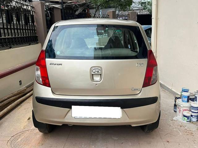 https://images10.gaadi.com/usedcar_image/3697756/original/processed_img2926193__used_car_2926193_1701431443.jpg?imwidth=6401