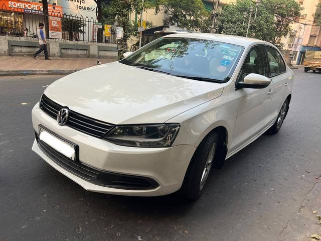 https://images10.gaadi.com/usedcar_image/3697760/original/processed_img2926197__used_car_2926197_1701431534.jpg?imwidth=6400