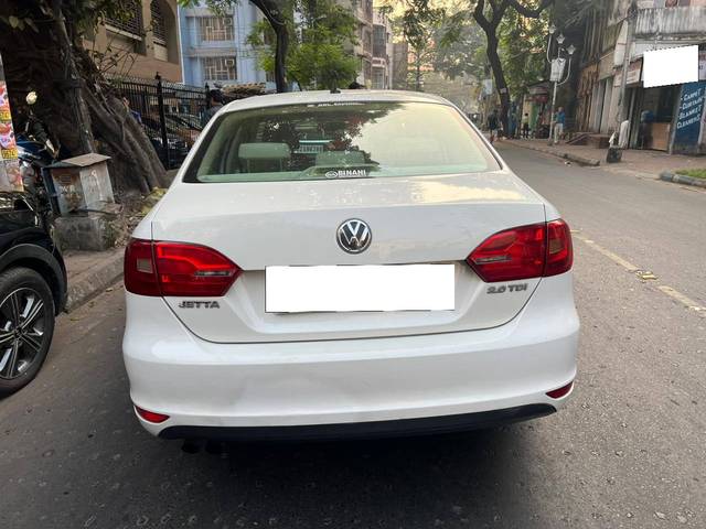 https://images10.gaadi.com/usedcar_image/3697760/original/processed_img2926197__used_car_2926197_1701431535.jpg?imwidth=6401