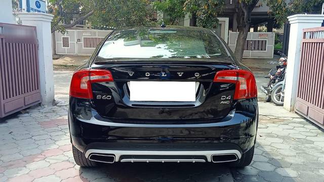 https://images10.gaadi.com/usedcar_image/3697776/original/processed_img2926208__usedcar_19_5701701431820_1701431847.jpeg?imwidth=6402