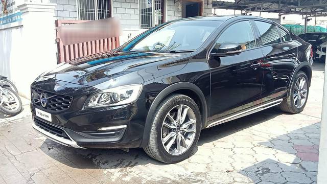 https://images10.gaadi.com/usedcar_image/3697776/original/processed_img2926208__usedcar_3_5701701431820_1701431843.jpeg?imwidth=6400