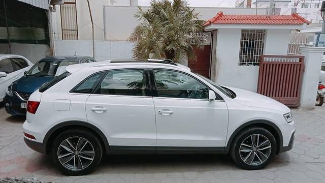 https://images10.gaadi.com/usedcar_image/3697789/original/processed_img2926213__usedcar_17_2926213_1701432269.jpeg?imwidth=6401