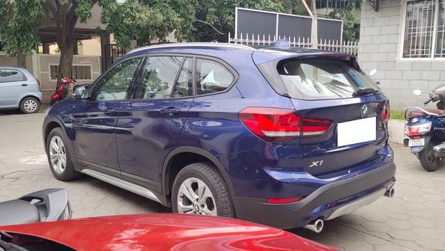 https://images10.gaadi.com/usedcar_image/3697800/original/processed_img2926218__usedcar_22_5701701432399_1701432430.jpeg?imwidth=6402