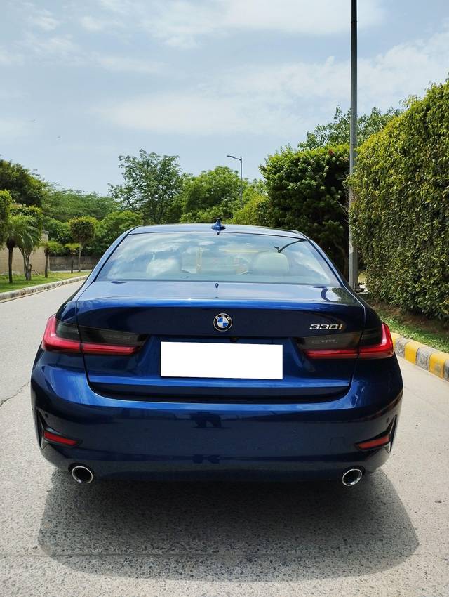 https://images10.gaadi.com/usedcar_image/3697812/original/processed_img2926226__used_car_2926226_1701432983.jpg?imwidth=6402