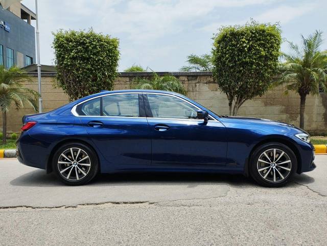 https://images10.gaadi.com/usedcar_image/3697812/original/processed_img2926226__used_car_2926226_1701432988.jpg?imwidth=6401
