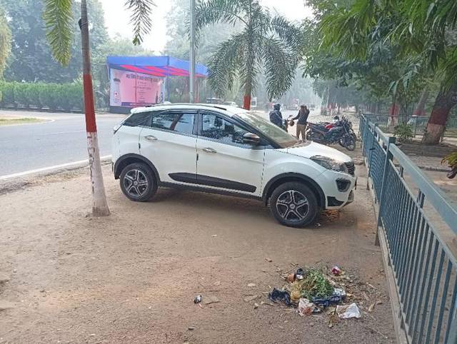 https://images10.gaadi.com/usedcar_image/3697827/original/processed_bbf4b87d-f510-42fc-b96f-3b6ebaa50411.jpg?imwidth=6402