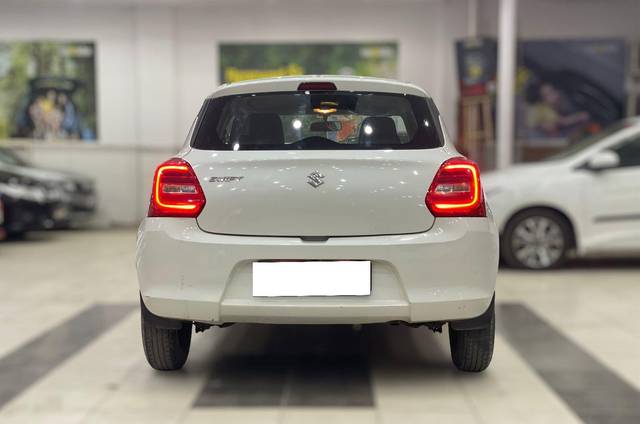 https://images10.gaadi.com/usedcar_image/3697841/original/processed_img2926243__used_car_2926243_1701434043.jpg?imwidth=6402