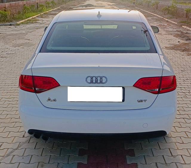 https://images10.gaadi.com/usedcar_image/3697843/original/processed_img2926245__used_car_2926245_1701434258.jpg?imwidth=6401