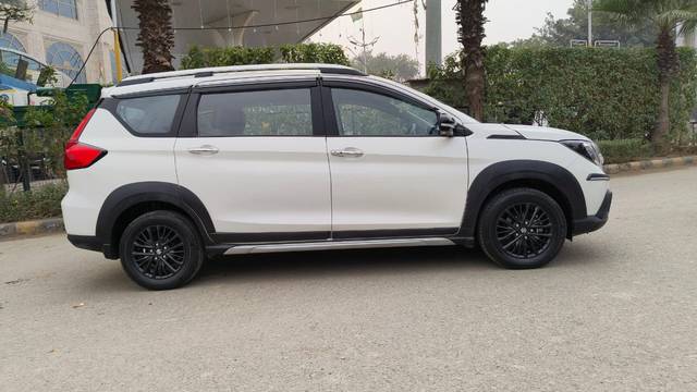 https://images10.gaadi.com/usedcar_image/3697884/original/img2926264__used_car_2926264_1701436303.jpg?imwidth=6401