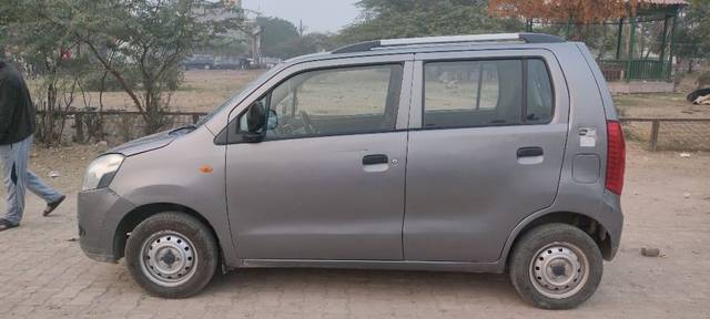 https://images10.gaadi.com/usedcar_image/3697932/original/24__VCC_IMG_1700825298578_1823662_95_1700825387.jpg?imwidth=6401