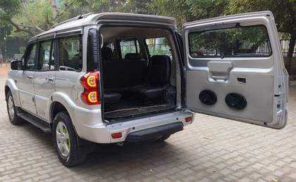 Mahindra Scorpio S9 Mahindra Scorpio S9
