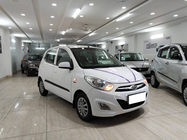 https://images10.gaadi.com/usedcar_image/3697978/original/processed_img2926311__used_car_2926311_1701438911.jpg?imwidth=6400