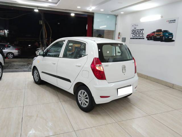 https://images10.gaadi.com/usedcar_image/3697978/original/processed_img2926311__used_car_2926311_1701438915.jpg?imwidth=6402