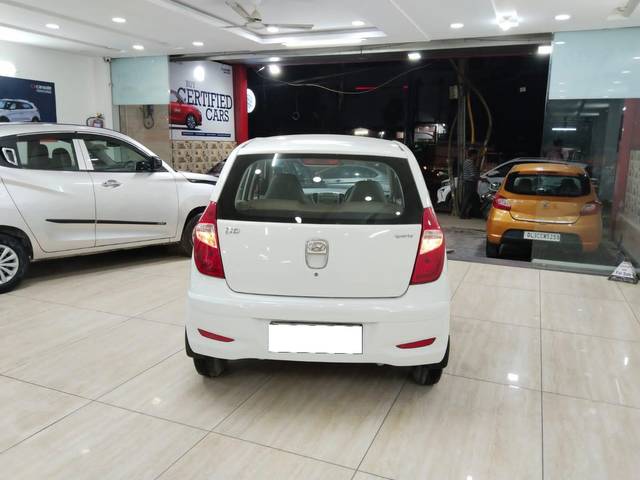https://images10.gaadi.com/usedcar_image/3697978/original/processed_img2926311__used_car_2926311_1701438917.jpg?imwidth=6401