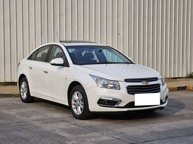 https://images10.gaadi.com/usedcar_image/3697994/original/processed_img2926316__used_car_2926316_1701439433.jpg?imwidth=6401