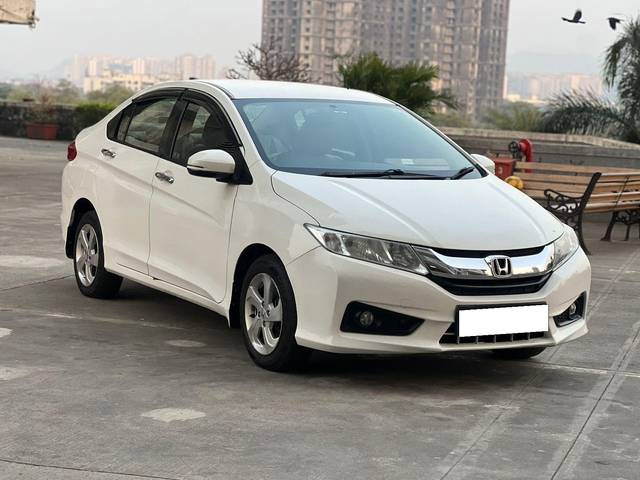 https://images10.gaadi.com/usedcar_image/3698042/original/processed_img2926343__used_car_2926343_1701441074.jpg?imwidth=6400