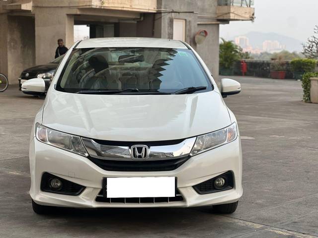 https://images10.gaadi.com/usedcar_image/3698042/original/processed_img2926343__used_car_2926343_1701441076.jpg?imwidth=6402