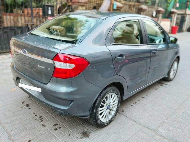 https://images10.gaadi.com/usedcar_image/3698045/original/processed_img2926344__used_car_2926344_1701441233.jpg?imwidth=6402