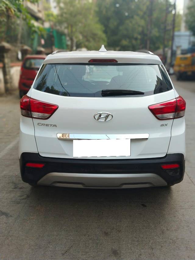 https://images10.gaadi.com/usedcar_image/3698047/original/processed_img2926345__used_car_2926345_1701441409.jpg?imwidth=6402
