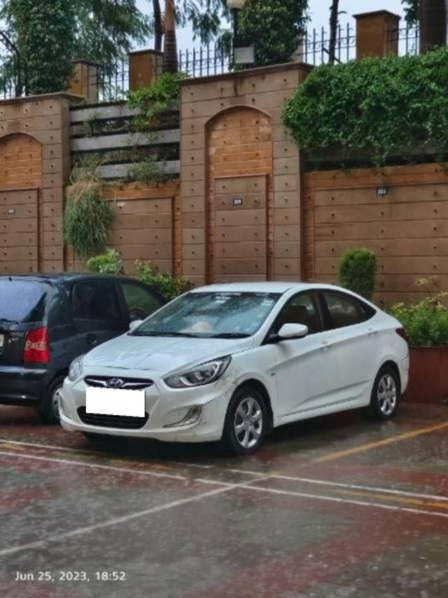 https://images10.gaadi.com/usedcar_image/3698048/original/processed_303e6000-a948-4da5-bd33-ca75be21edc2.jpg?imwidth=6401