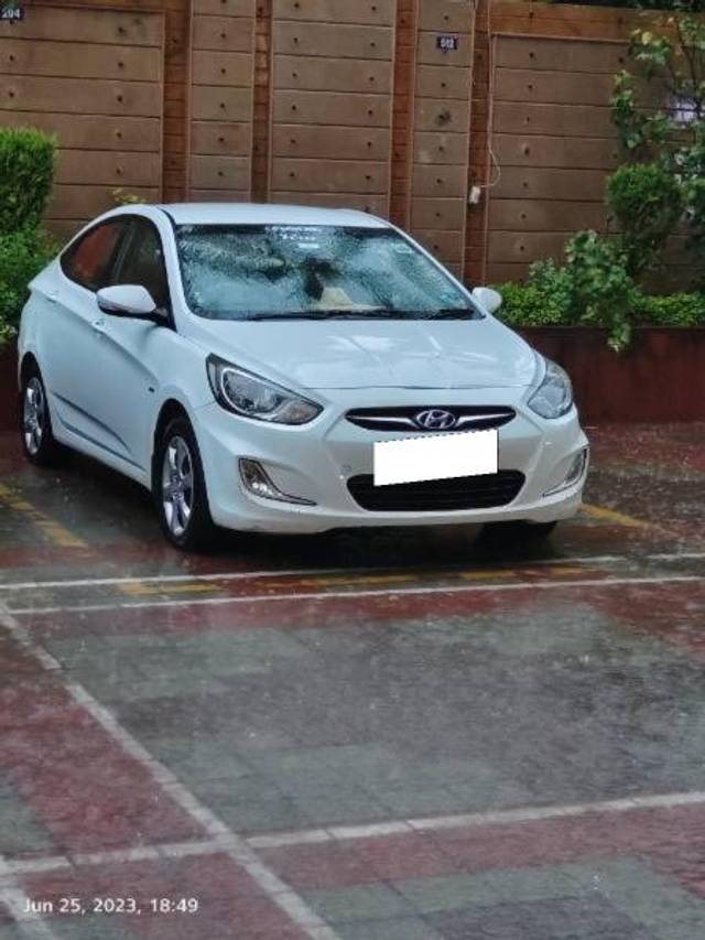 https://images10.gaadi.com/usedcar_image/3698048/original/processed_839dc2ce-afbd-43c1-81d7-22744a16b71e.jpg?imwidth=6400