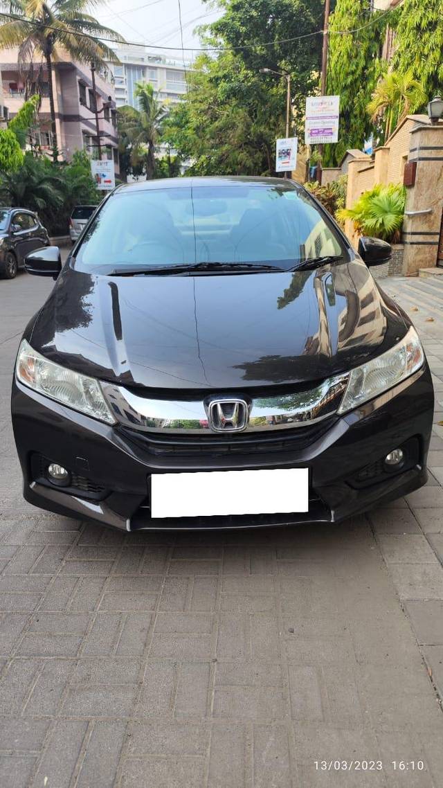 https://images10.gaadi.com/usedcar_image/3698062/original/processed_img2926350__used_car_2926350_1701442474.jpg?imwidth=6400