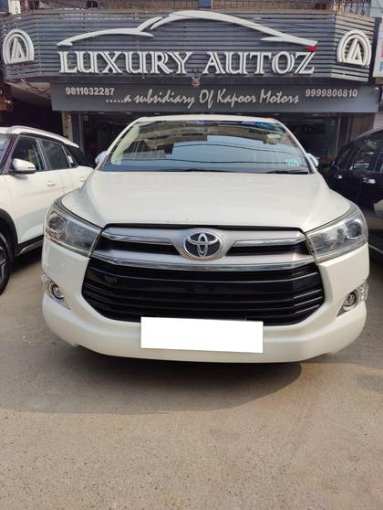 Toyota Innova Crysta 2.8 ZX AT BSIV Toyota Innova Crysta 2.8 ZX AT BSIV