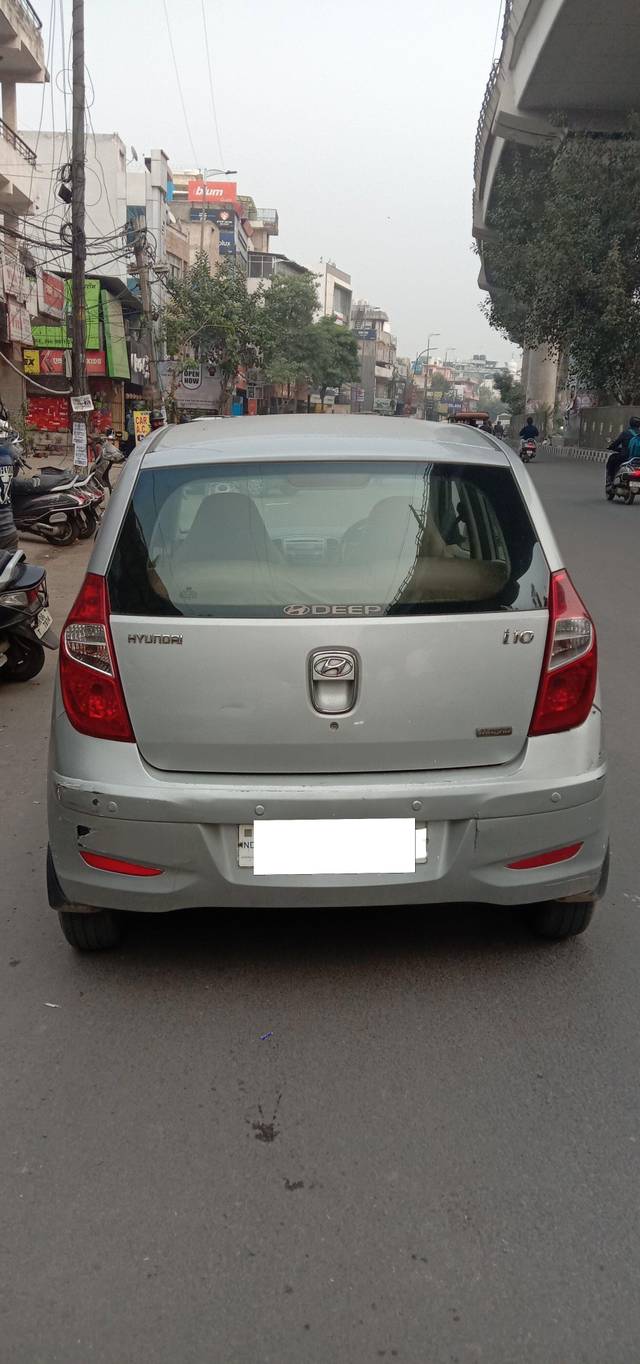 https://images10.gaadi.com/usedcar_image/3698136/original/processed_img2926360__used_car_2926360_1701446768.jpg?imwidth=6401