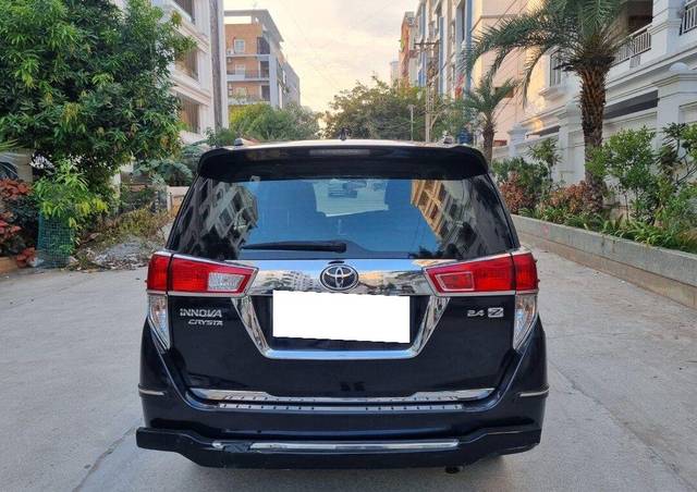 https://images10.gaadi.com/usedcar_image/3698154/original/processed_img2926362__used_car_2926362_1701448513.jpg?imwidth=6401