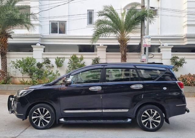 https://images10.gaadi.com/usedcar_image/3698154/original/processed_img2926362__used_car_2926362_1701448515.jpg?imwidth=6402