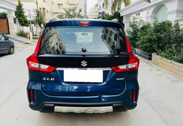https://images10.gaadi.com/usedcar_image/3698160/original/processed_img2926364__used_car_2926364_1701448929.jpg?imwidth=6401