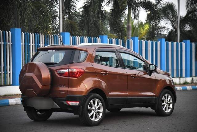 https://images10.gaadi.com/usedcar_image/3698209/original/processed_img2926369__used_car_2926369_1702293211.jpg?imwidth=6402