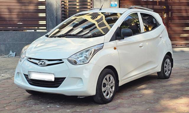 https://images10.gaadi.com/usedcar_image/3698235/original/processed_img2926370__used_car_2926370_1701452732.jpg?imwidth=6401