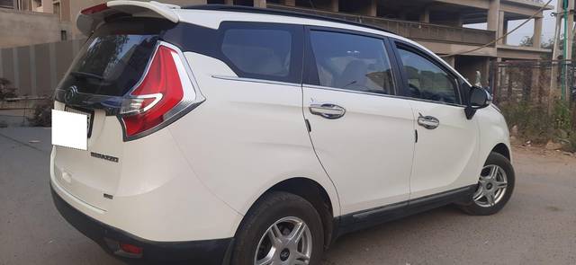 https://images10.gaadi.com/usedcar_image/3698276/original/processed_cf0509fd-3b54-465d-978e-758847cf1ba3.jpeg?imwidth=6402