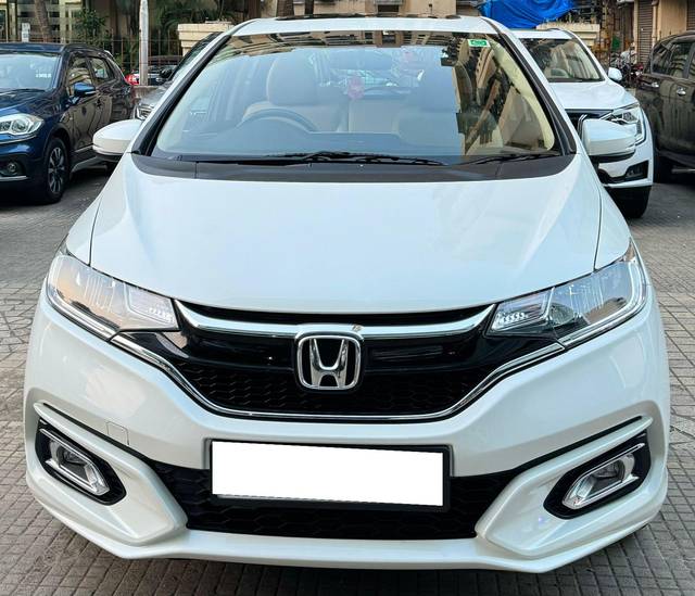 https://images10.gaadi.com/usedcar_image/3698309/original/processed_img2926375__used_car_2926375_1701461974.jpg?imwidth=6400
